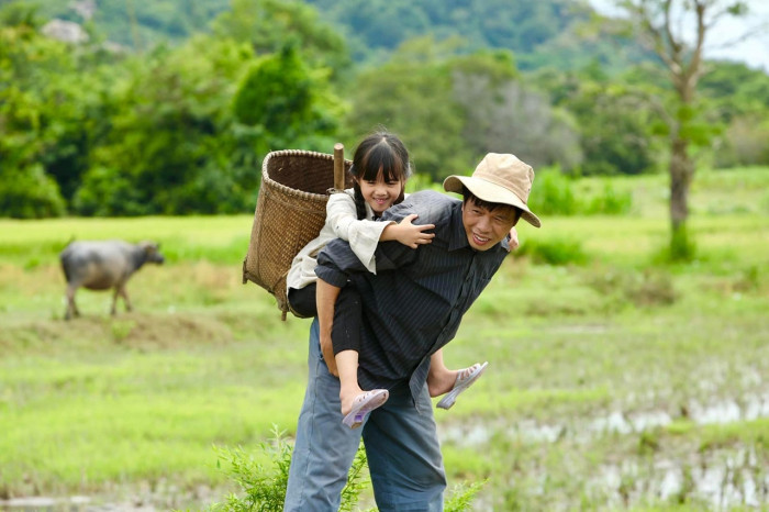 “Mẹ rơm” và cú bắt tay của cặp bài trùng 2