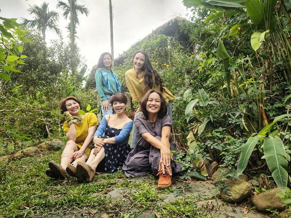 NSƯT Tú Oanh - bà Bích &quot;Hương vị tình thân&quot;: Trở lại rực rỡ ở tuổi hưu, hôn nhân kín tiếng với chồng đạo diễn - Ảnh 8.